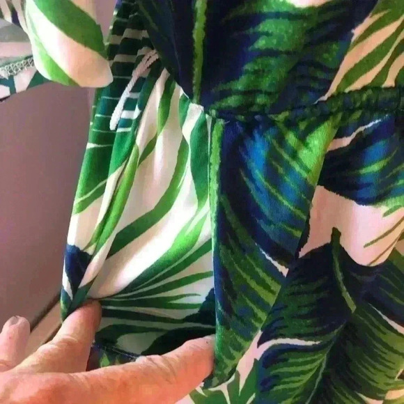 Palm print cover up - Picture 2 of 5